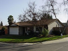GREAT FAMILY HOME IN NICE NEIGHBORHOOD - in Citrus Heights, CA