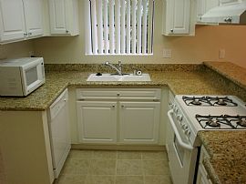 Beautifully Remodeled Condo to lease/buy in Long Beach, CA (Photo 2 of 4)