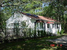 Hampton Bays House on Long Island in Hampton Bays, NY (Photo 2 of 6)