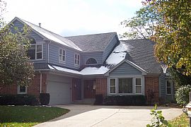 Luxury Living on the 18th Fairway! in Buffalo Grove, IL