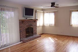 Luxury Living on the 18th Fairway! in Buffalo Grove, IL (Photo 3 of 6)