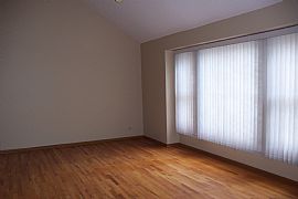 Luxury Living on the 18th Fairway! in Buffalo Grove, IL (Photo 4 of 6)