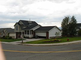 Multilevel beautiful inside and out in Pleasant Grove, UT