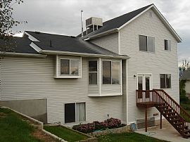 Multilevel beautiful inside and out in Pleasant Grove, UT (Photo 3 of 4)