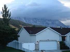 Multilevel beautiful inside and out in Pleasant Grove, UT (Photo 4 of 4)