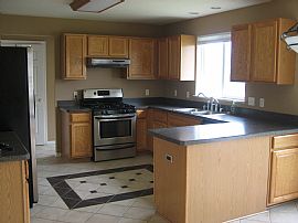 Newer 4 br 2.5 Bath A Must See in Waterford Township, MI (Photo 2 of 5)