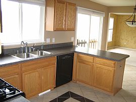 Newer 4 br 2.5 Bath A Must See in Waterford Township, MI (Photo 3 of 5)