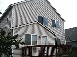 Charming Contemporary  in Sandy, OR (Photo 3 of 3)