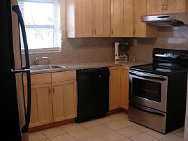 Excellent Family Home in Dania Beach, FL (Photo 2 of 4)