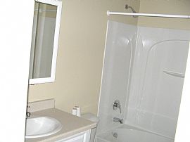Beautifull 2 bedroom apartment in Flint, MI (Photo 4 of 6)