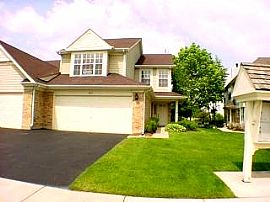 3 Br 2.5 Bath Townhome in Schaumburg, IL