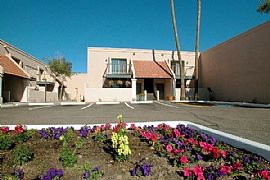 Cute 2bd/2bath Condo in Quiet Area in Mesa, AZ (Photo 3 of 5)