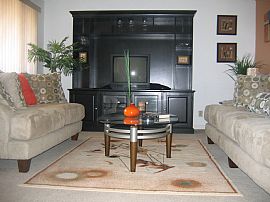 well maintained home in Pittsburg, CA (Photo 2 of 6)