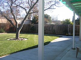well maintained home in Pittsburg, CA (Photo 6 of 6)