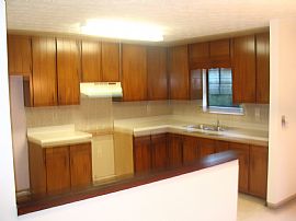 4 BRD/3 BTH Single Family in Stone Mountain, GA (Photo 2 of 5)