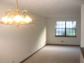 4 BRD/3 BTH Single Family in Stone Mountain, GA (Photo 3 of 5)