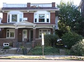 Huge 4BR Semi-Twin Brick house, Balcony, in Allentown, PA
