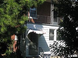 Huge 4BR Semi-Twin Brick house, Balcony, in Allentown, PA (Photo 3 of 3)