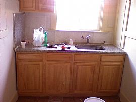 Beautiful remodeled 3 bed 2 bath home in Oakland, CA (Photo 6 of 6)