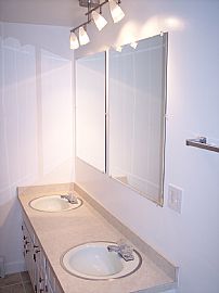 Newly remodeled 2BR codo with garage in Oak Lawn, IL