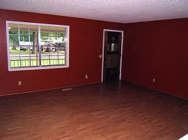 20 Mins from Downtown Chattanooga in Trenton, GA (Photo 2 of 6)