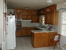 Spacious Single Family Home in Stone Mountain, GA (Photo 4 of 5)