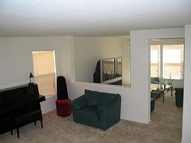 Nice 3 Bedroom, 2 1/2 bath furnished new in Las Vegas, NV (Photo 3 of 6)