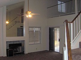 $1000 / 3br - 2 STORY 3BR WITH LOFT 2.5B in Surprise, AZ (Photo 5 of 6)
