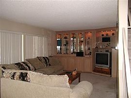 Luxurious Single family home in Thousand Oaks, CA (Photo 1 of 5)