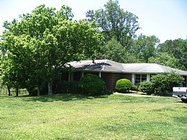 3 bd room Ranch with 3 acre lot in Marietta, GA