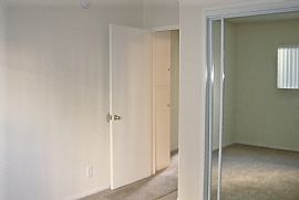 Beautiful 2+2 in Valley Village!!! in Valley Village, CA (Photo 2 of 6)