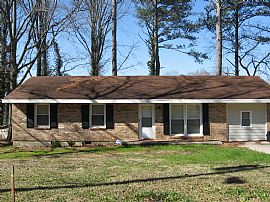 4/2 Home Available Immediately in Jonesboro, GA