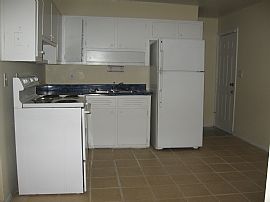 4/2 Home Available Immediately in Jonesboro, GA (Photo 3 of 6)