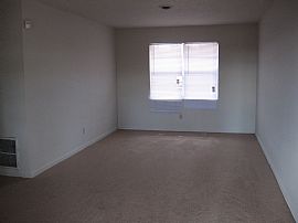 2/1 Unit Available Immediately in Riverdale, GA (Photo 4 of 6)