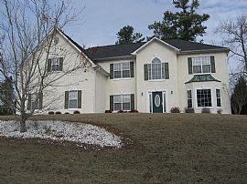 5br - Exquisite 5 Bedrooms/3 Full Baths  in Fayetteville, GA