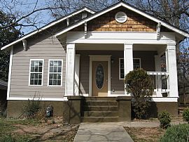 Beautiful Bungalow Minutes From Downtown in Atlanta, GA