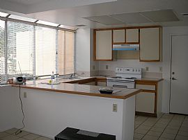 3bd/2ba/2car garage townhome in Irvine, CA (Photo 2 of 6)