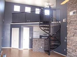 2 Bed/ 2 Bath + Loft in Biltmore area in Phoenix, AZ