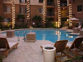 2 Bed/ 2 Bath + Loft in Biltmore area in Phoenix, AZ (Photo 3 of 4)