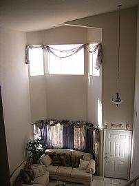 Henderson Gated Comm. in a Cul-de-Sac in Henderson, NV (Photo 3 of 6)