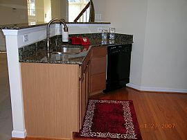 Gorgeous Townhome for Rent in Leesburg, VA (Photo 3 of 5)