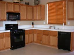 Beatiful Family Home in Perris, CA (Photo 3 of 4)