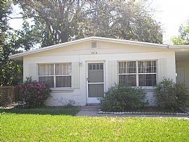 Steps from Guernsey Park in College Park in Orlando, FL