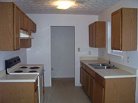 3bd/1ba Duplex for Rent in Covington, GA (Photo 2 of 4)