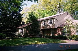 Great Location Super School System  in Manalapan, NJ