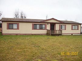 Large 4 bedroom, 2 bath in Tacoma, WA