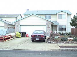 THE PHANS RENTAL HOME in Hillsboro, OR