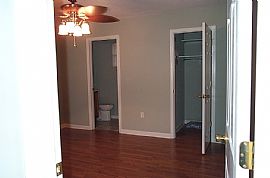 Freshly updated home great neighborhood in Metairie, LA (Photo 3 of 4)