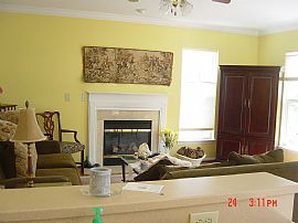 Sunny Golf Course Home in Gainesville, VA