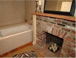 Renovated FEDERAL HILL TH w/ 4 CAR PARK in Baltimore, MD